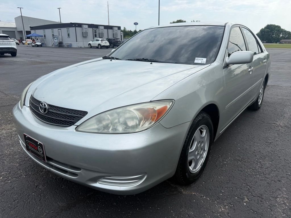 Used 2003 Silver Toyota LE image 6