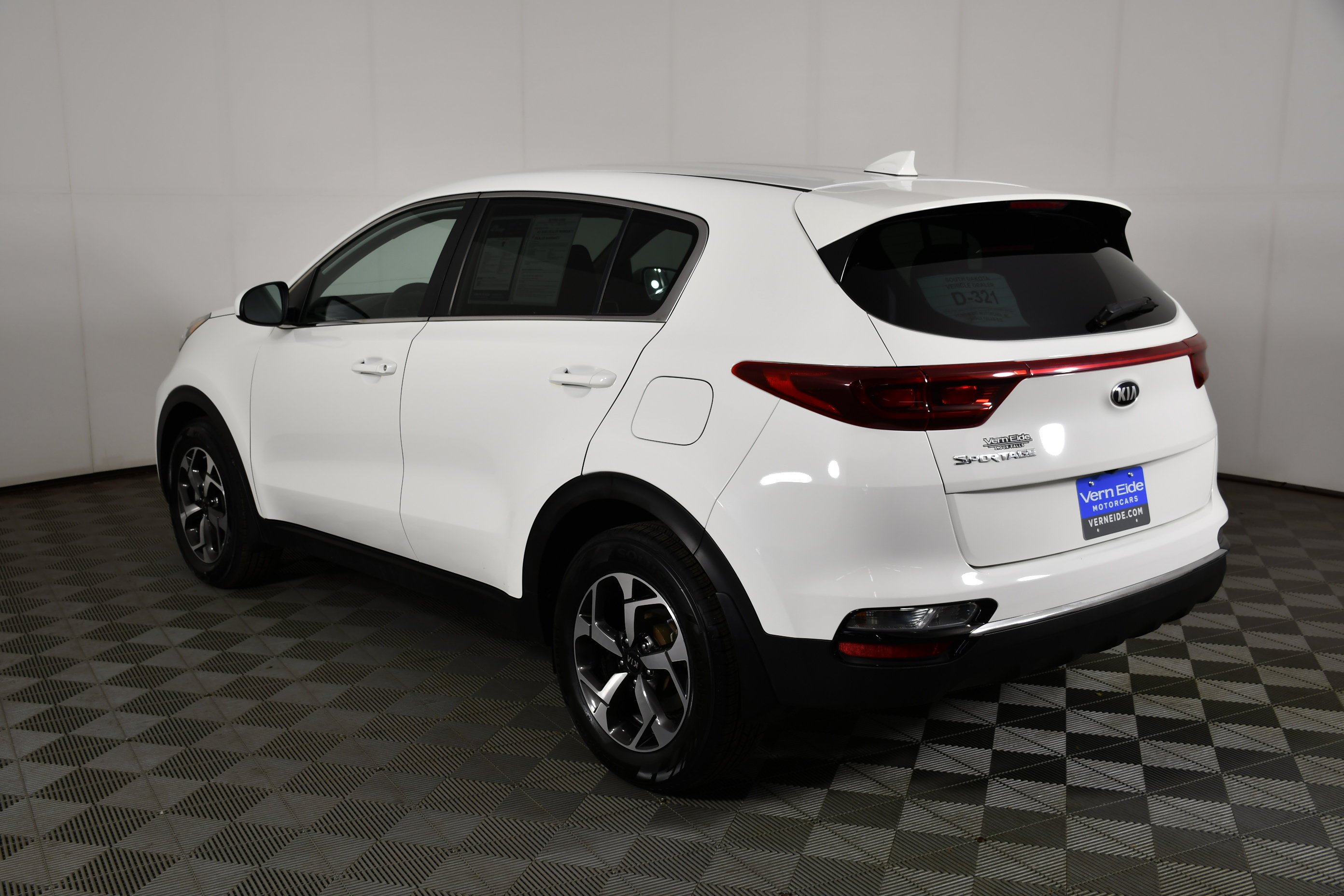 Used 2021 Clear White Kia LX image 8