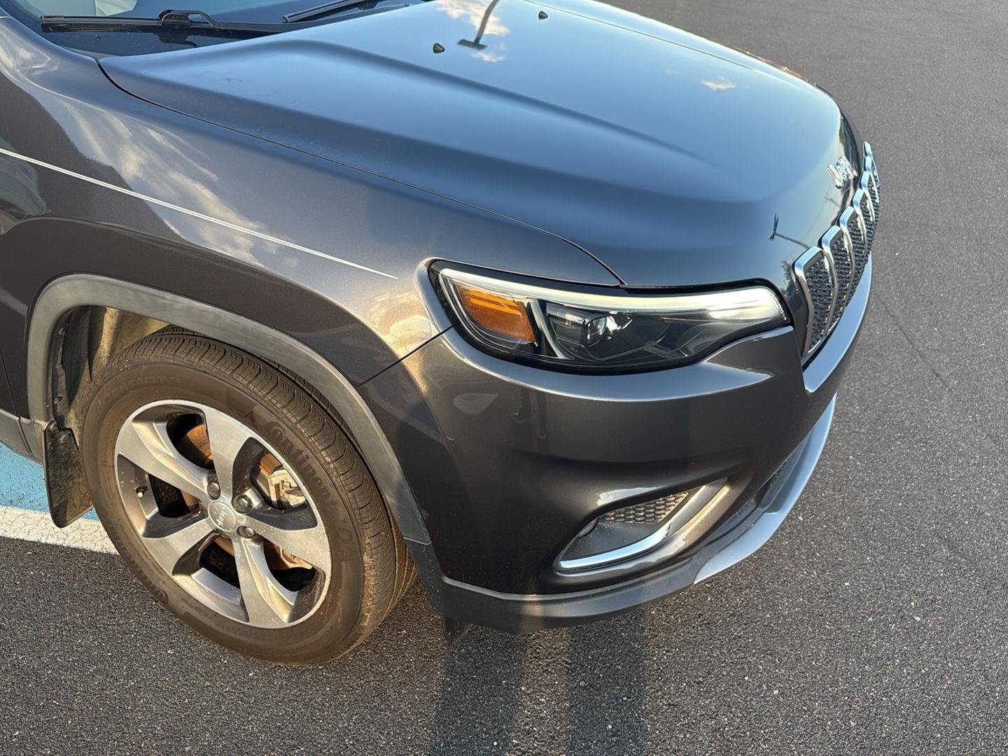 Used 2019 Granite Crystal Metallic Clearcoat Jeep Limited image 11
