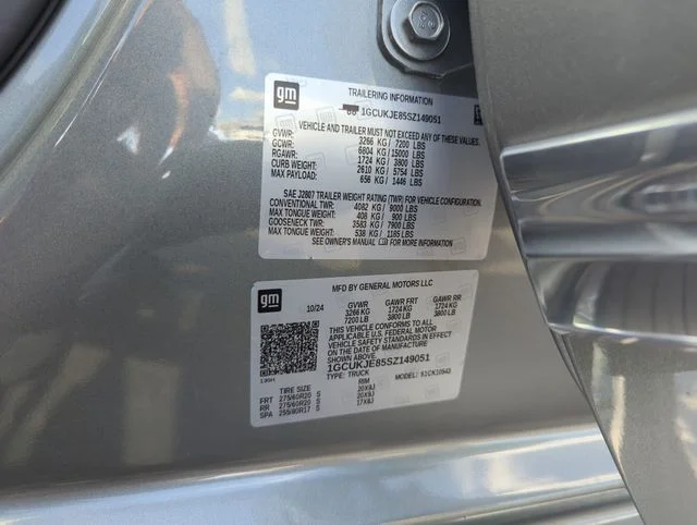 Used 2025 Sterling Gray Metallic Chevrolet High Country image 35