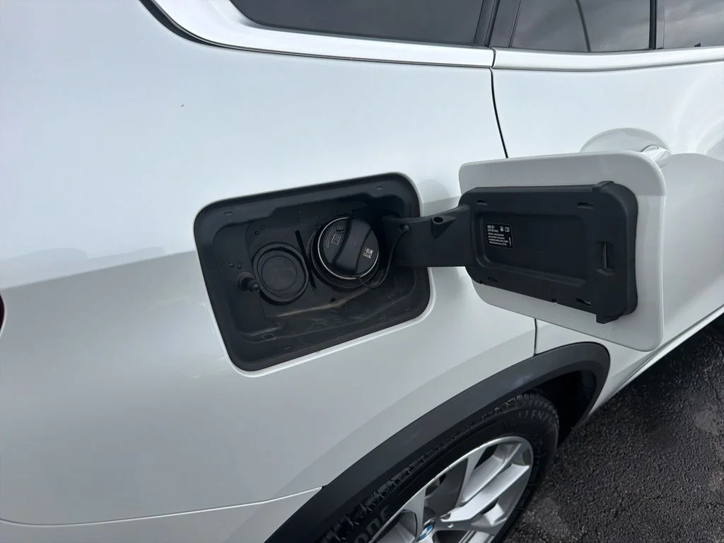 Certified Used 2019 Mineral White Metallic BMW xDrive40i image 46