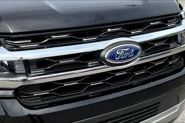 Used 2024 Black Ford Limited image 29