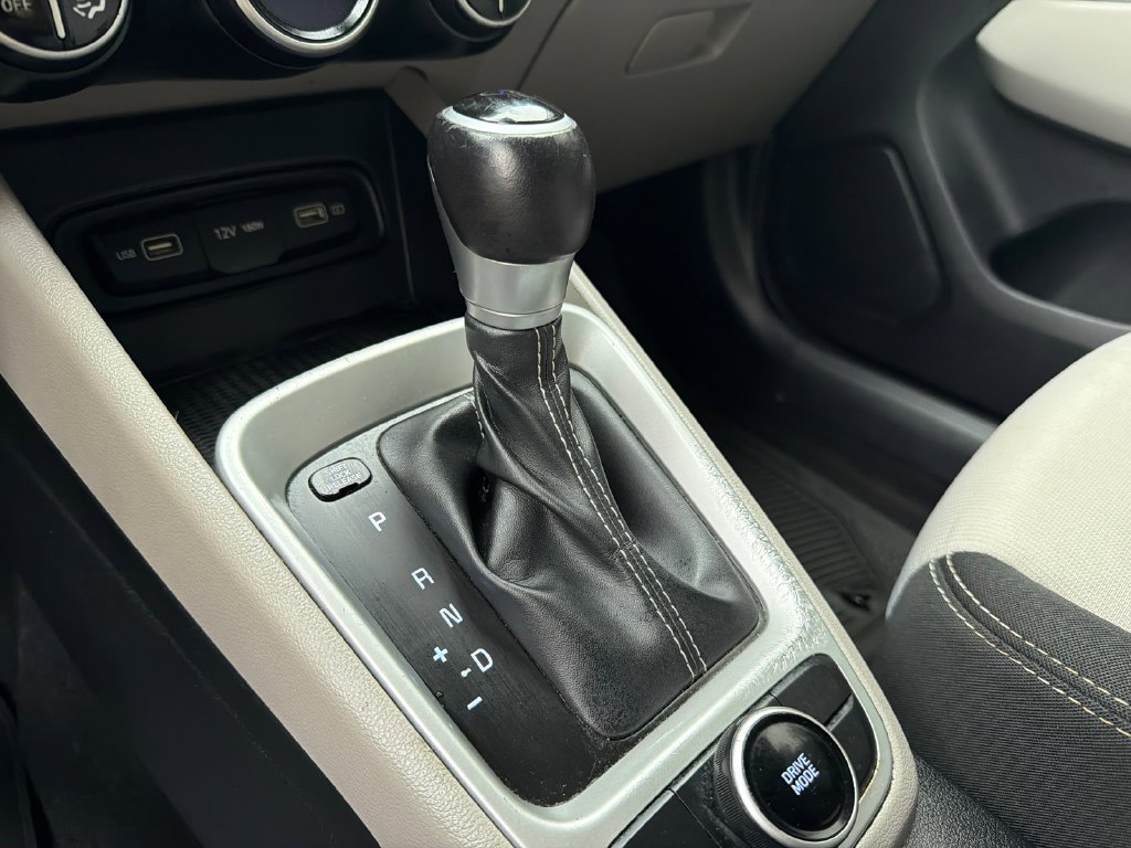 2022 Hyundai Venue SEL - Photo 30