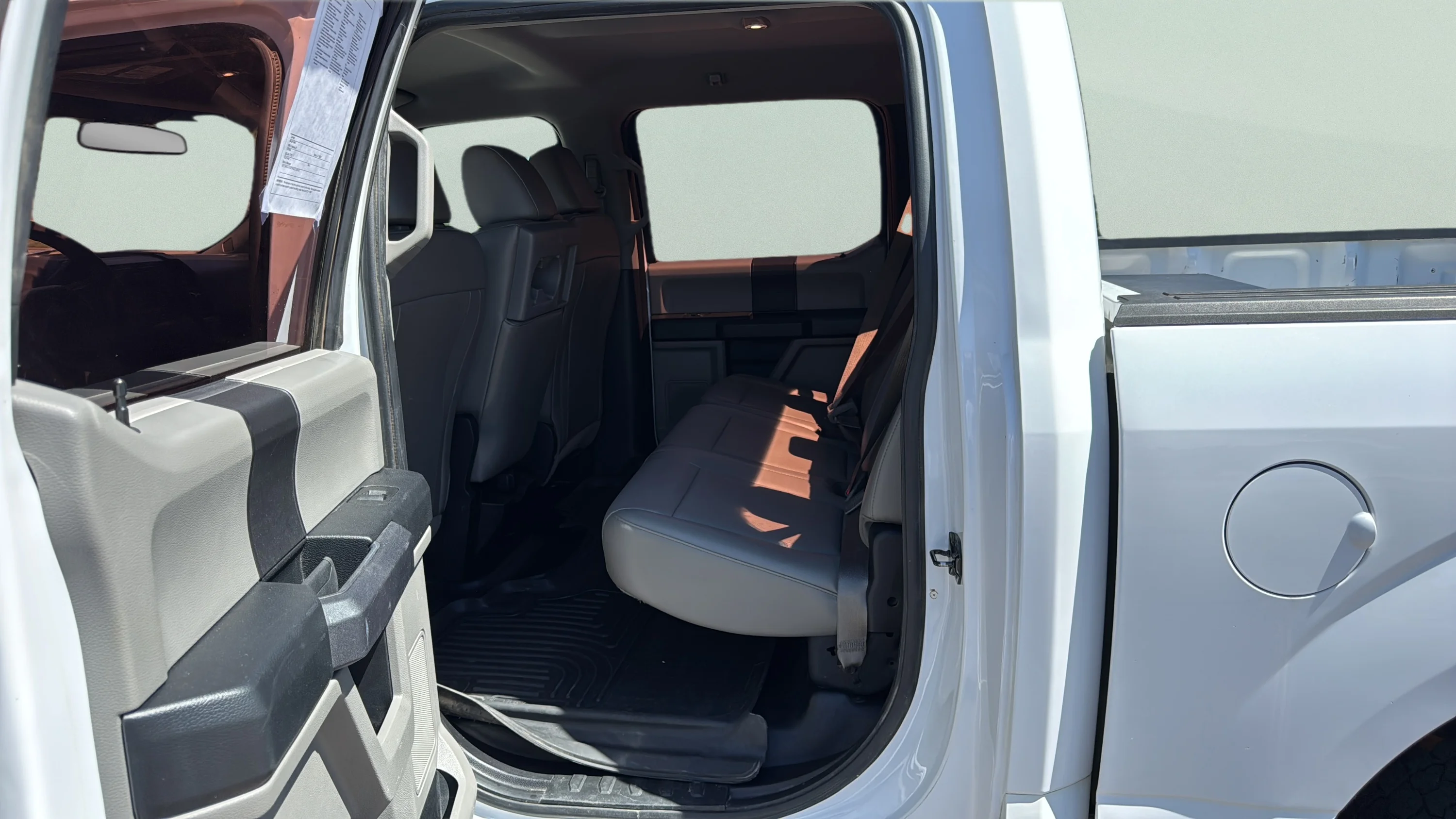 Used 2017 White Ford LARIAT SUPERCREW image 12