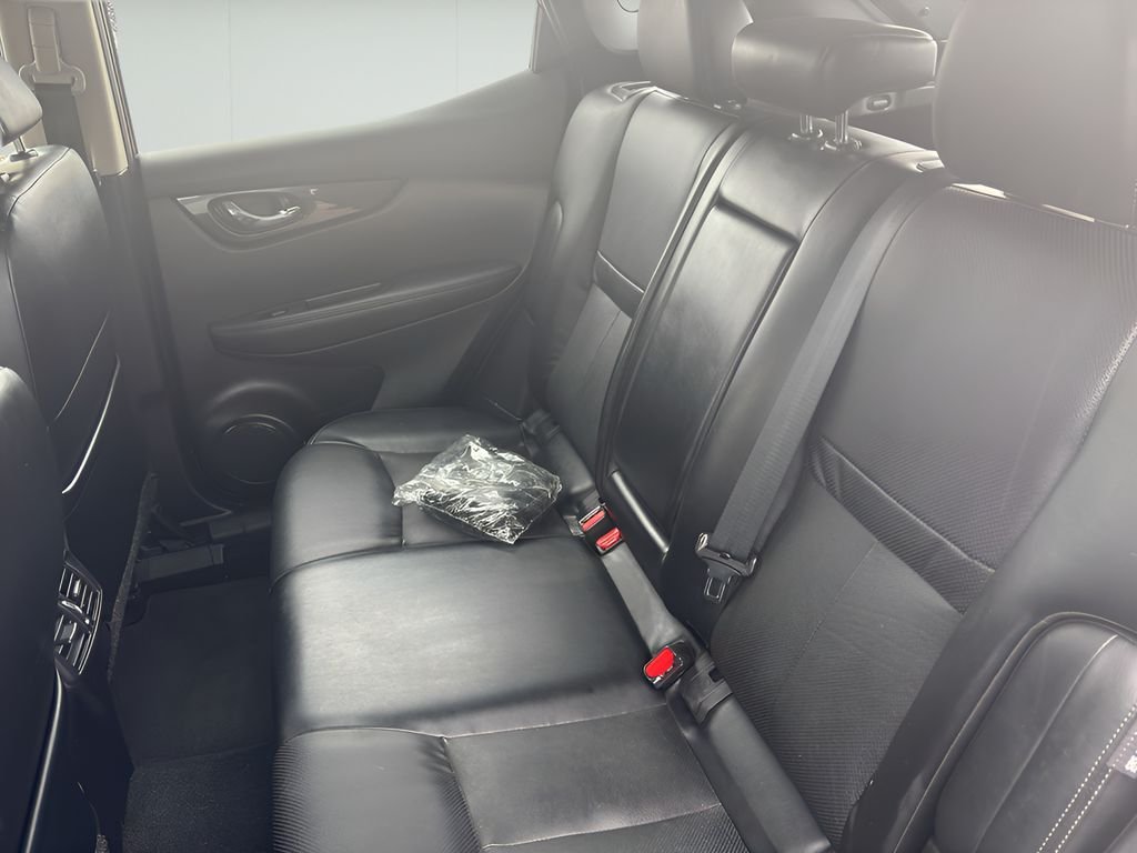 Used 2022 Magnetic Black Pearl Nissan SL image 9