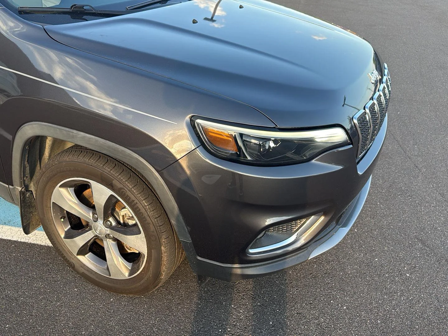 Used 2019 Granite Crystal Metallic Clearcoat Jeep Limited image 11