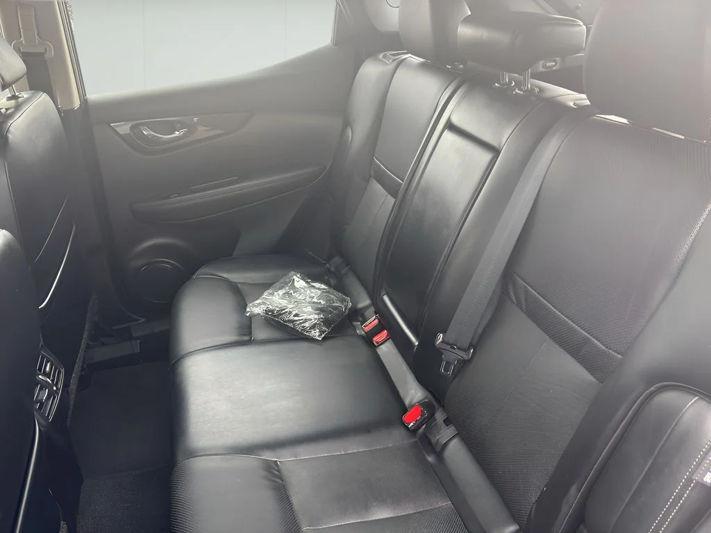 Used 2022 Magnetic Black Pearl Nissan SL image 9