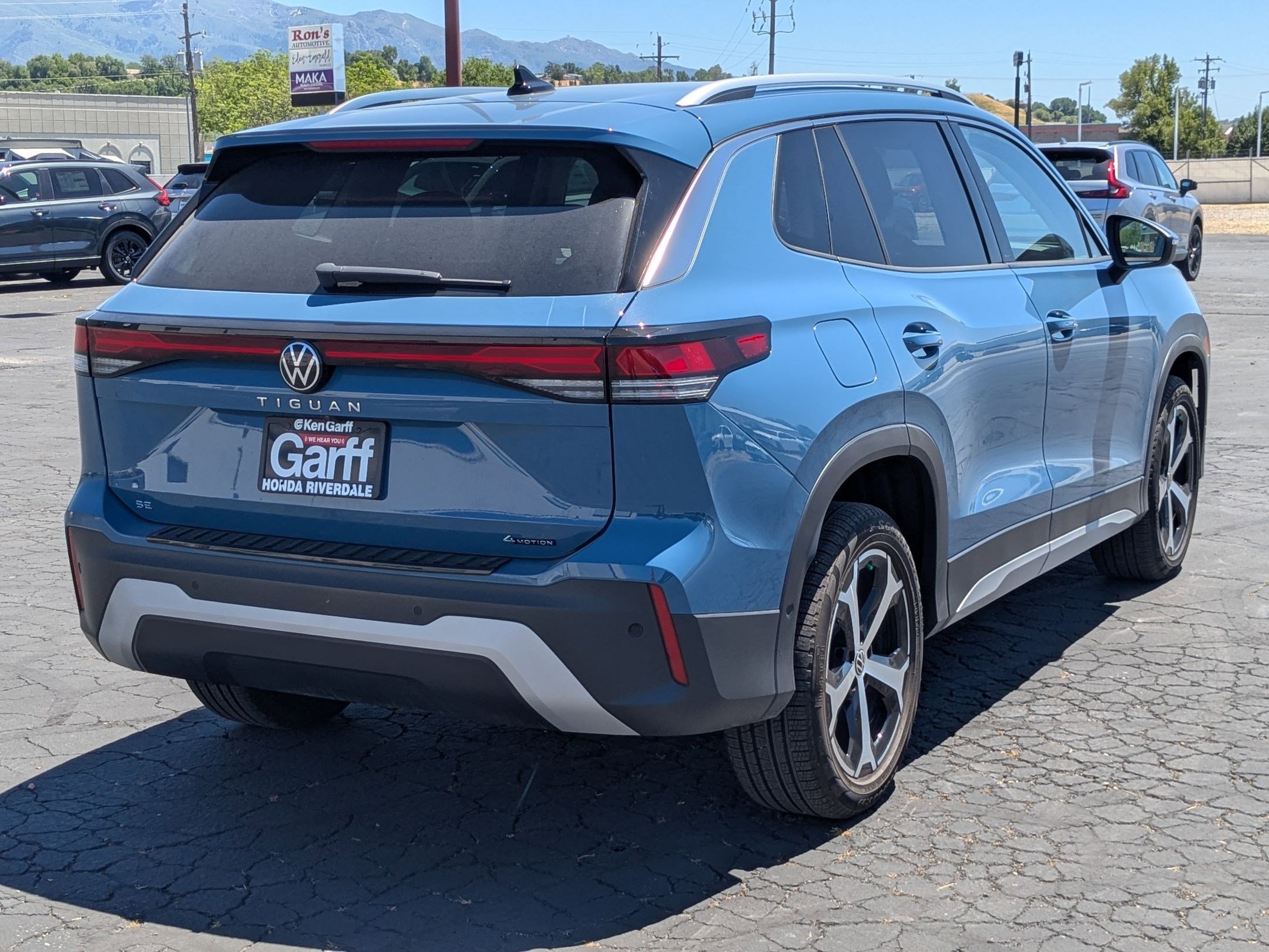 Used 2025 Monterey Blue Pearl Volkswagen SE image 3