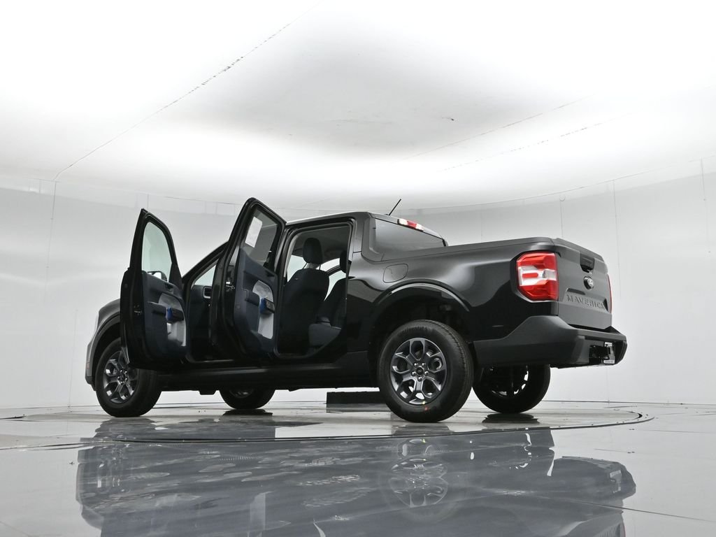 New 2026 Shadow Black Ford XLT image 3