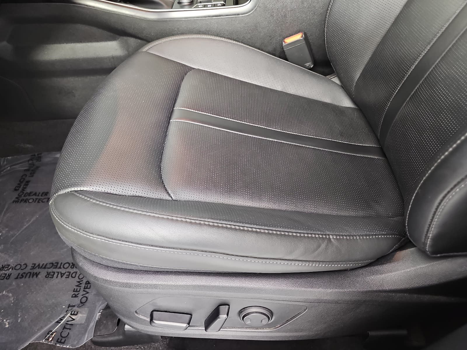 Used 2024 White Kia S image 28