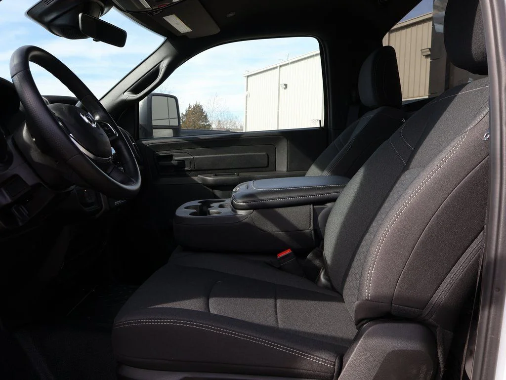 2025 RAM 3500 Chassis Tradesman - Photo 17