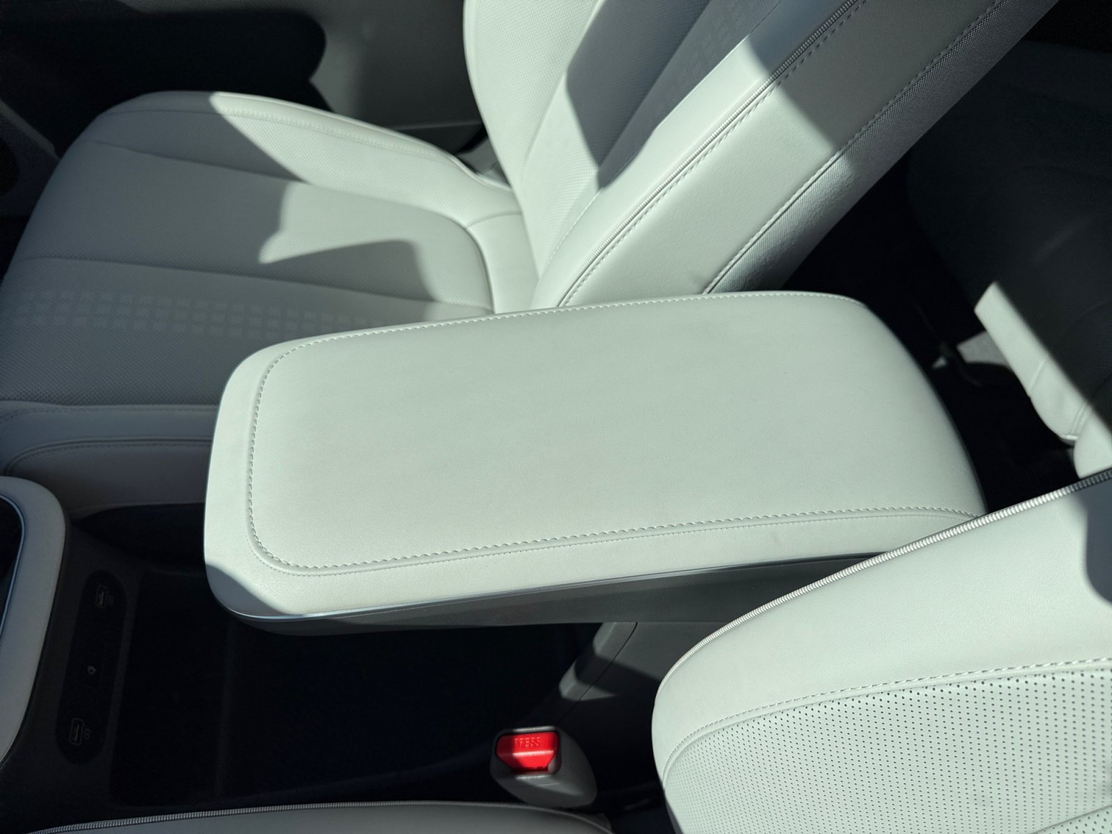 Certified Used 2023 Cyber Gray Hyundai Limited image 14