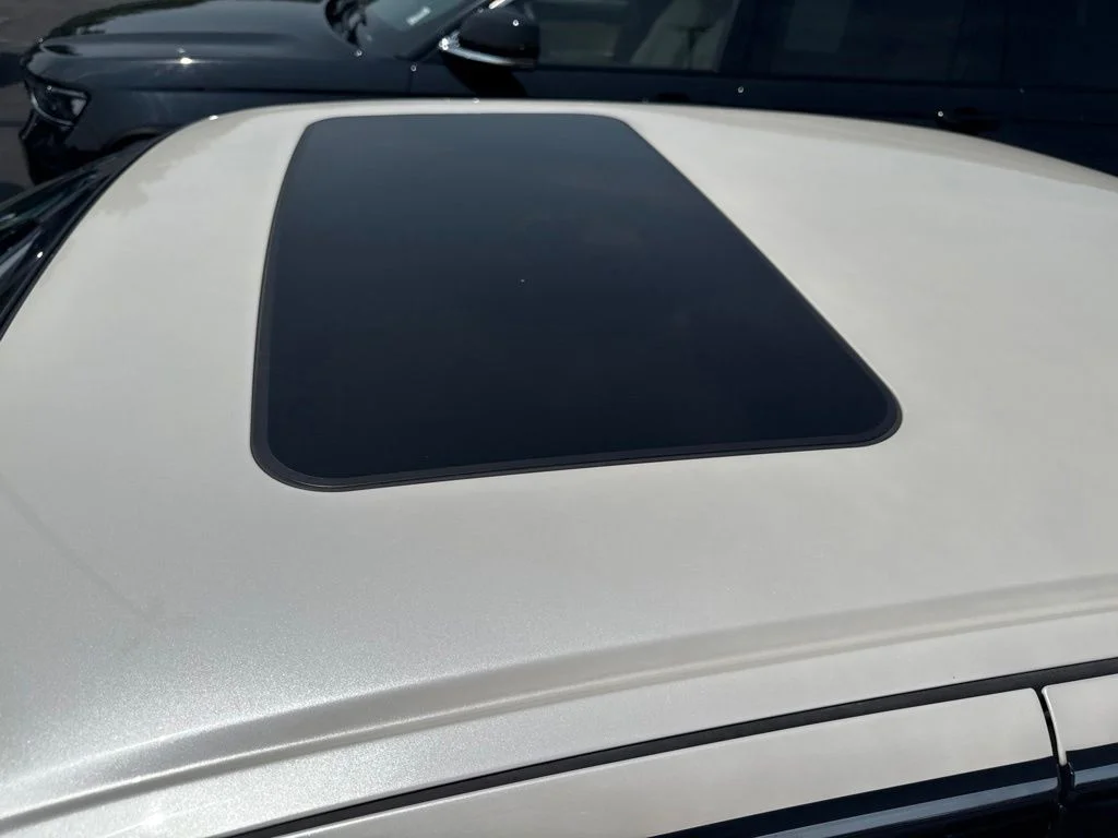 Used 2011 White Cadillac Platinum image 13