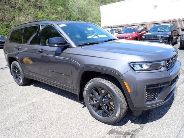 New 2026 Baltic Gray Metallic Clear-Coat Exterior Paint Jeep Laredo image 9