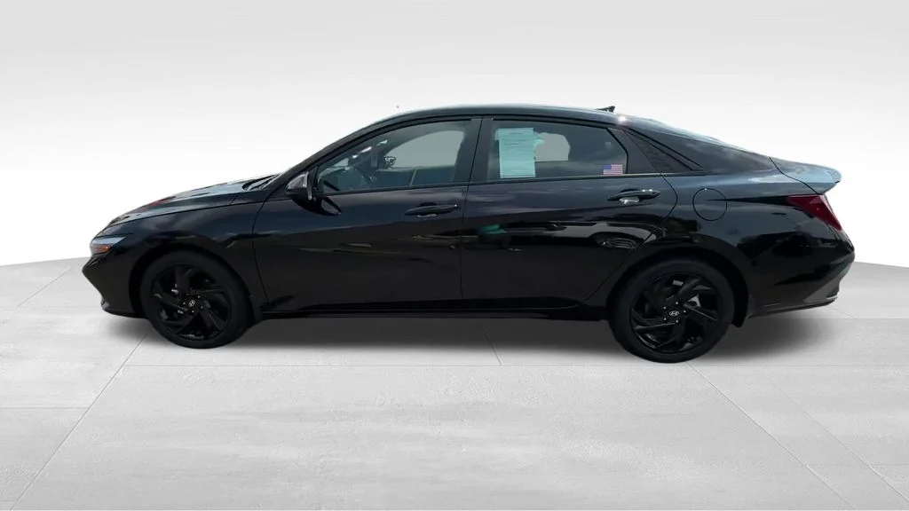 Used 2026 Black Hyundai SEL Sport image 4