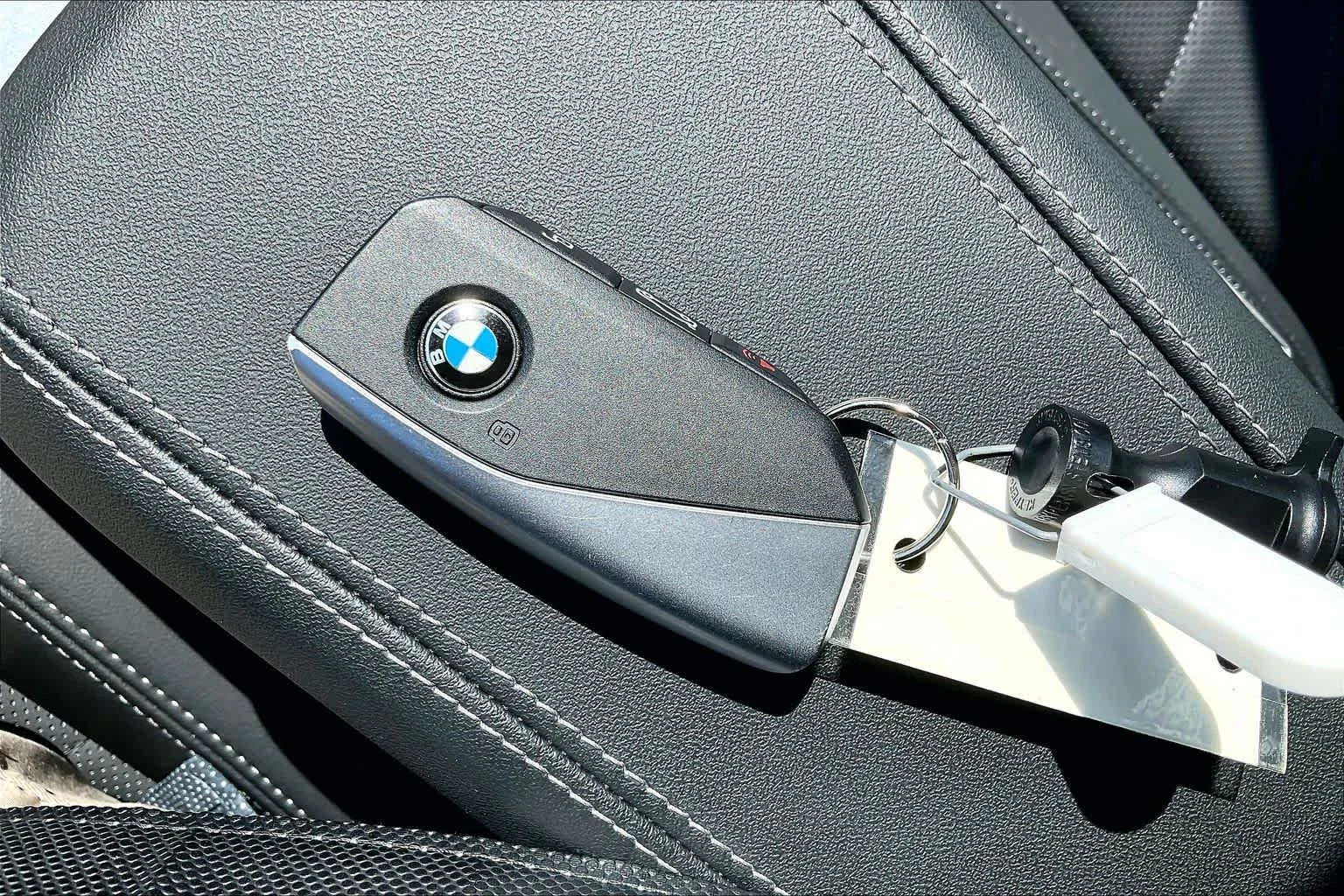 Used 2025 Black Sapphire Metallic BMW xDrive28i image 14
