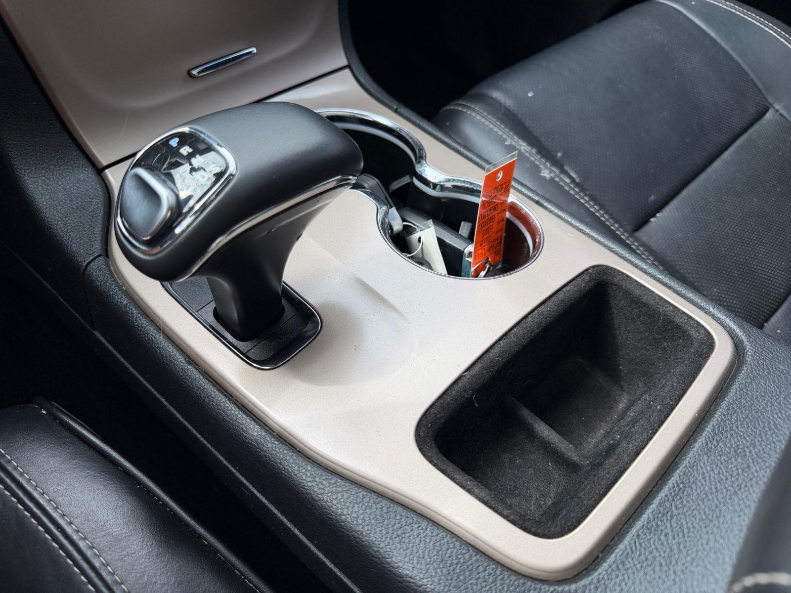 Used 2015 Brilliant Black Crystal Pearlcoat Jeep Overland image 17