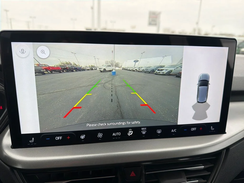 Used 2024 Red Ford Active image 20