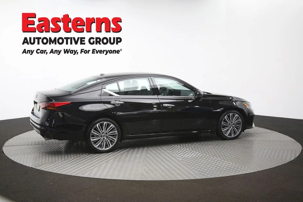 Used 2023 Black Nissan 2.5 SL image 43