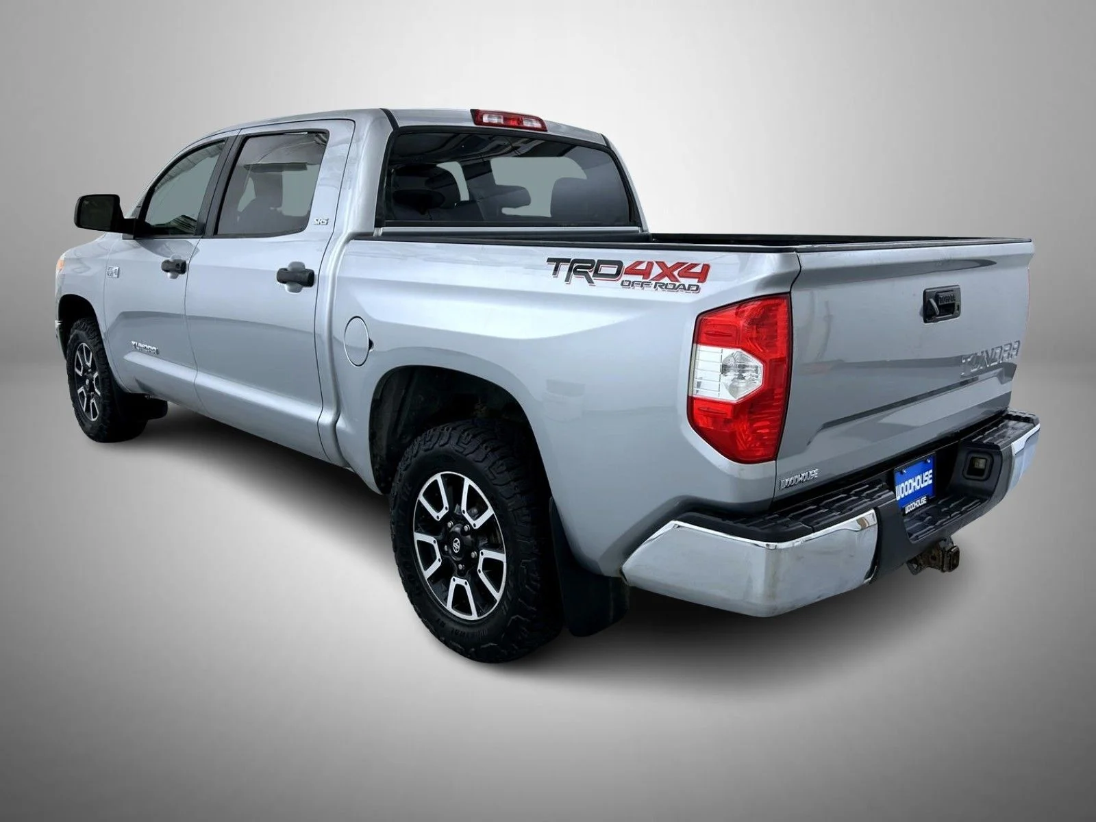 Used 2016 Silver Toyota SR5 image 7