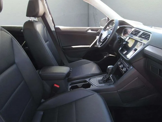 Used 2020 Deep Black Pearl Volkswagen  image 8