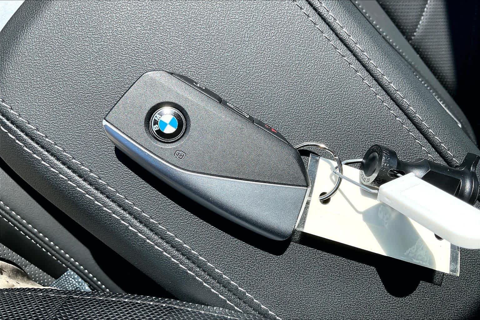 Used 2025 Black Sapphire Metallic BMW xDrive28i image 14