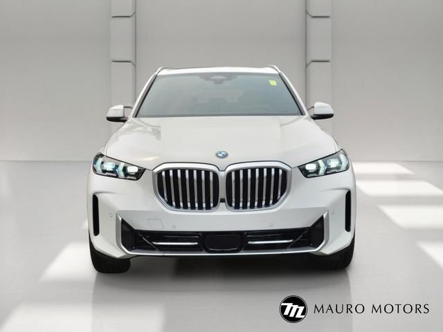 New 2026 White BMW xDrive40i image 8
