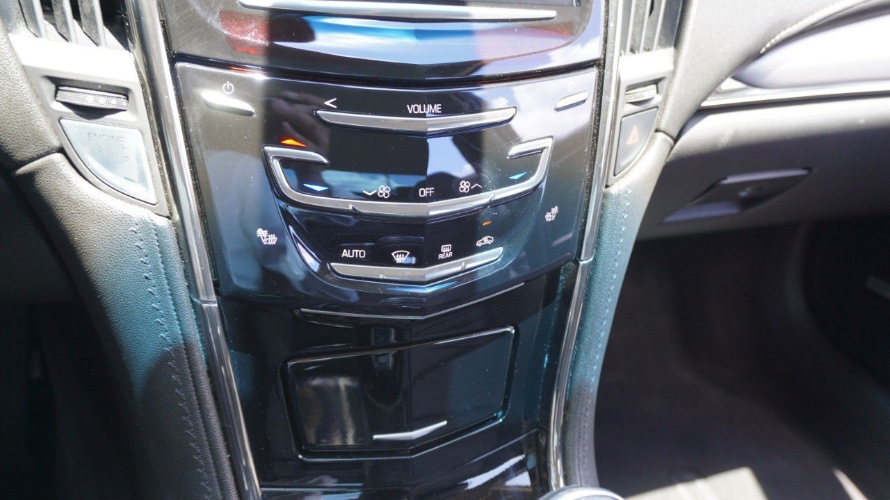 Used 2018 Silver Cadillac Luxury RWD image 19