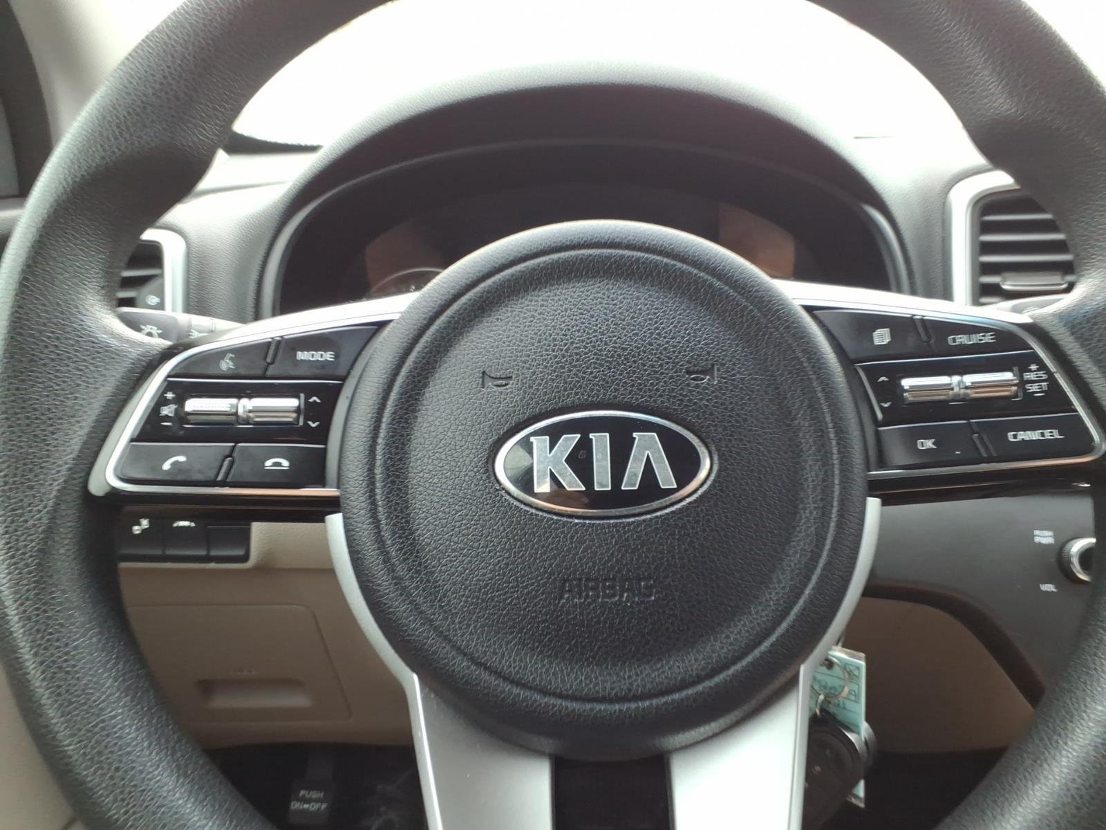 Used 2021 Snow White Pearl Kia LX image 26