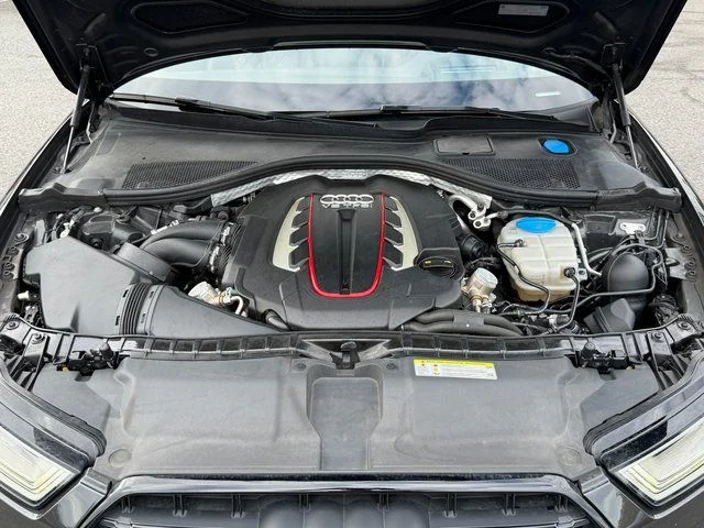 Used 2017  Audi 4.0T Prestige image 32