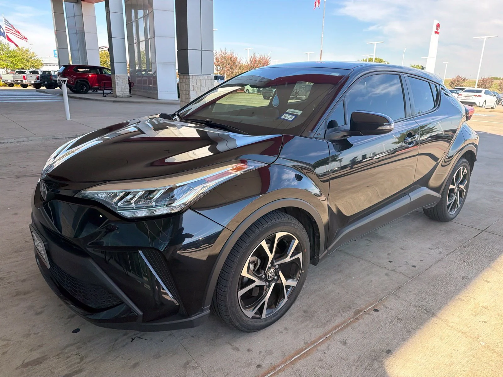 Used 2021  Toyota LE image 1
