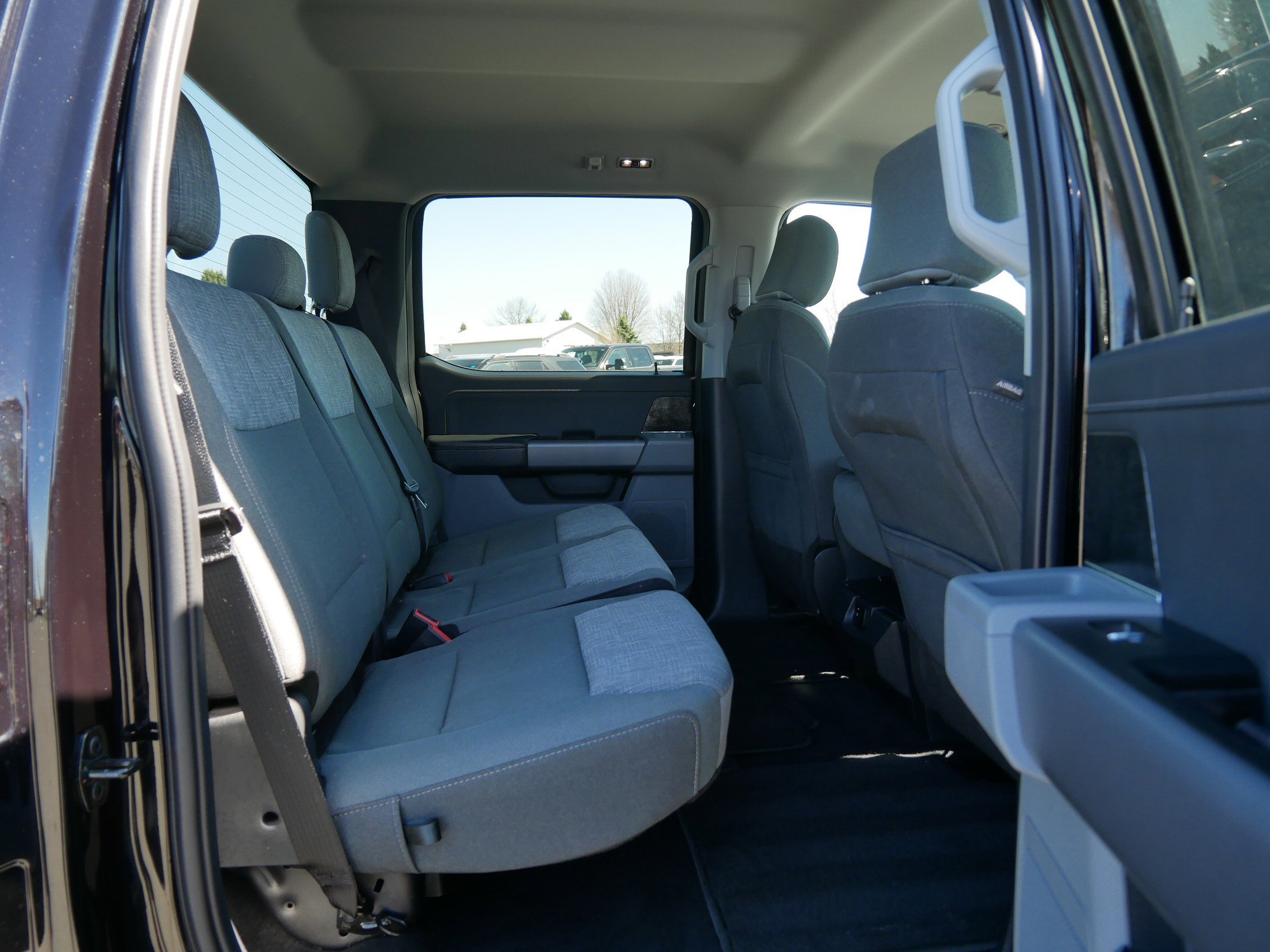 Used 2023 Black Ford XLT image 13