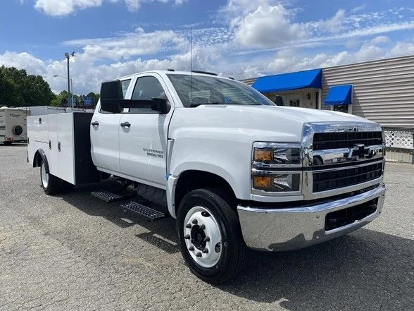 Used 2023 White Chevrolet Work Truck image 15