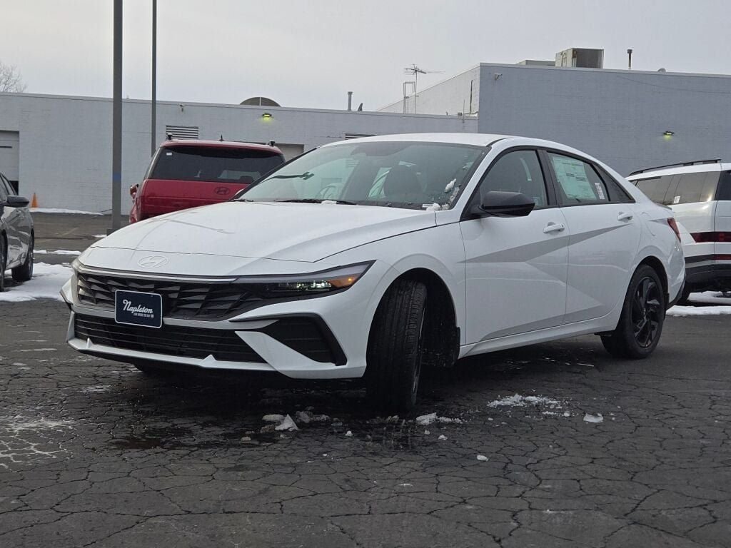 New 2026 White Hyundai SEL Sport image 5
