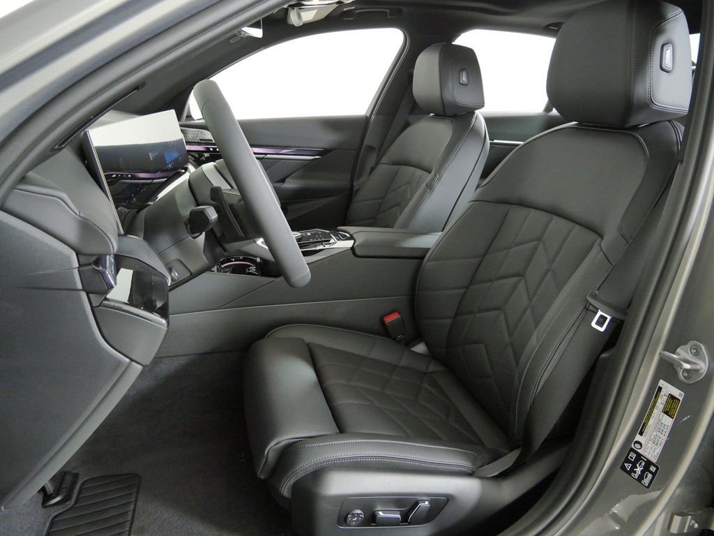New 2027 Oxide Grey Metallic BMW 540i xDrive image 34