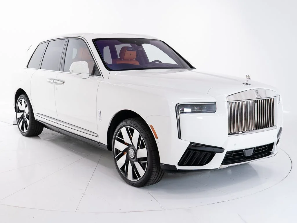 New 2026 English White Rolls-Royce  image 7