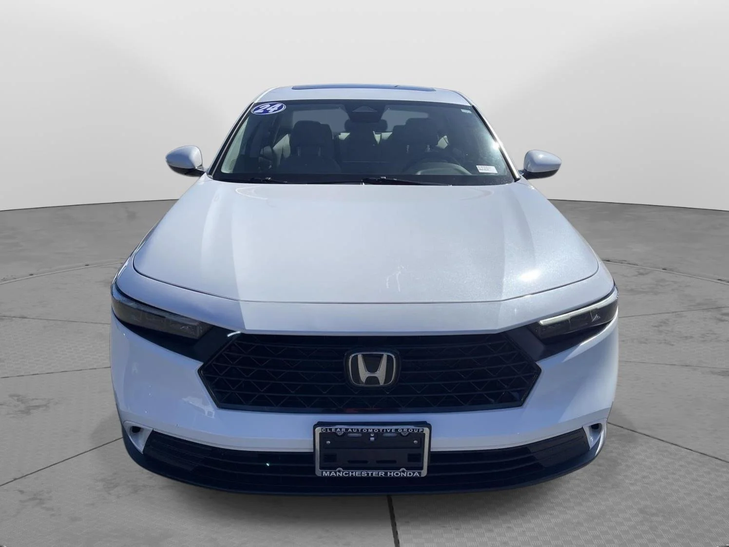 Used 2024 Platinum White Pearl Honda EX image 17