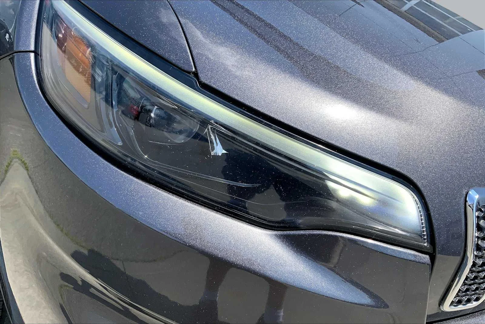 Used 2020 Granite Crystal Metallic Clearcoat Jeep Latitude Plus image 26