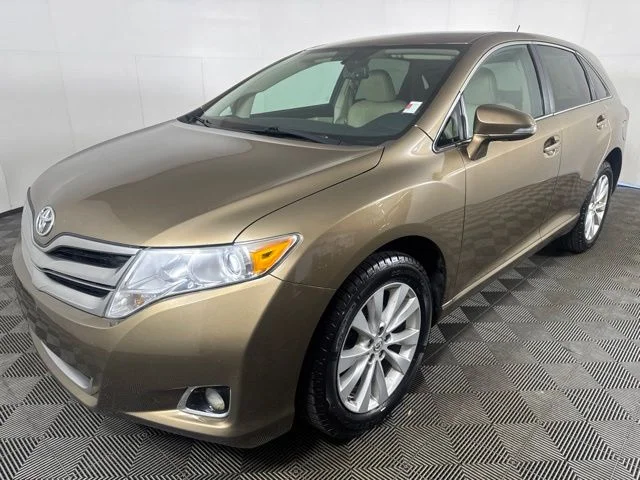 Used 2014 Gold Toyota LE image 8