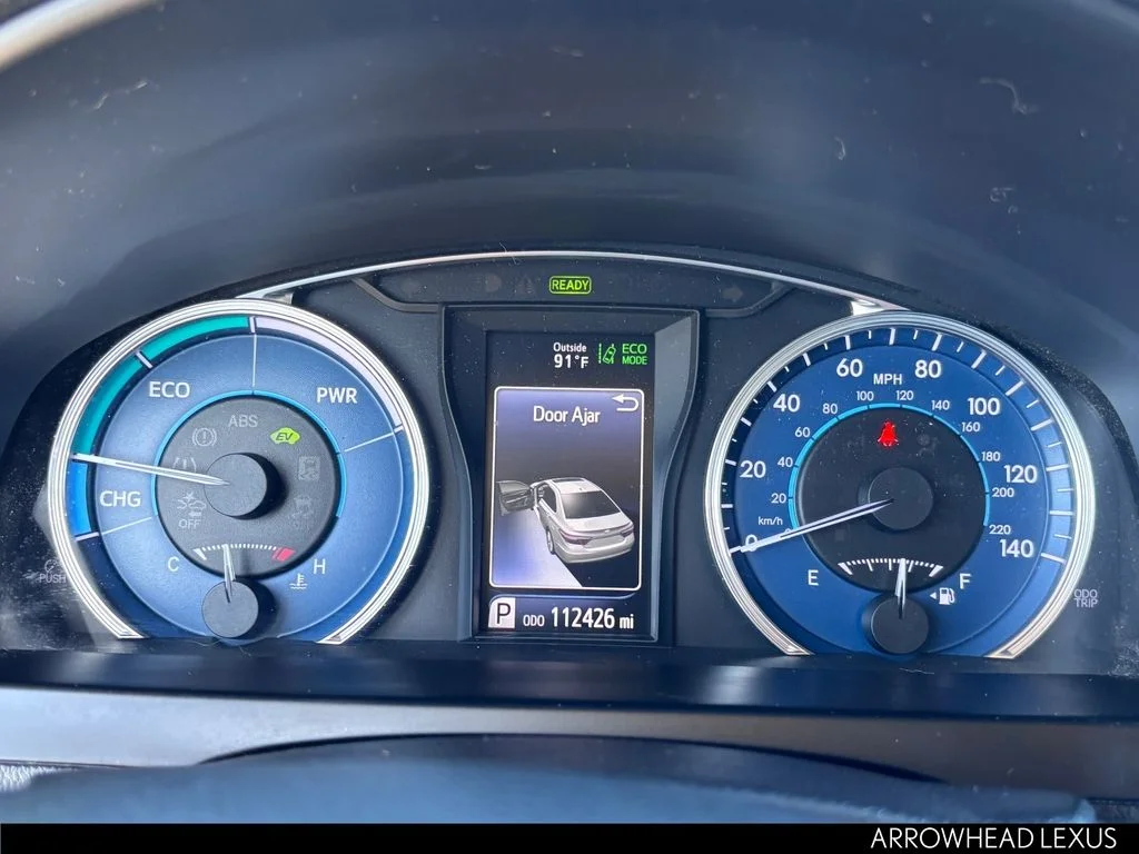 Used 2015  Toyota XLE image 24