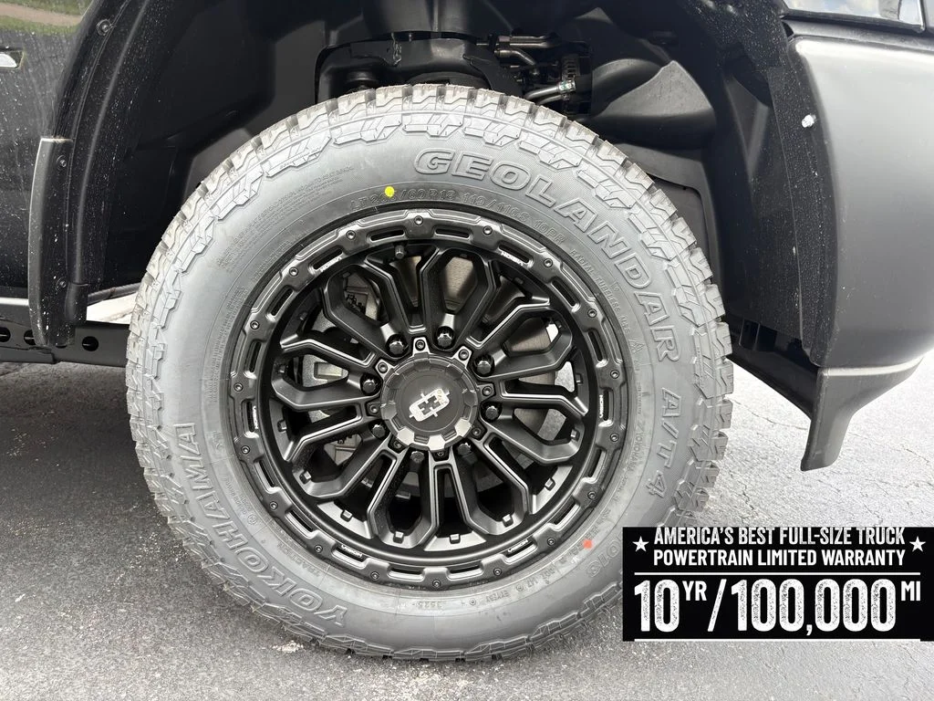 New 2026 Diamond Black Crystal Pearl-Coat Exterior Paint RAM Tradesman image 2