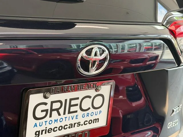 Used 2022  Toyota XLE image 9