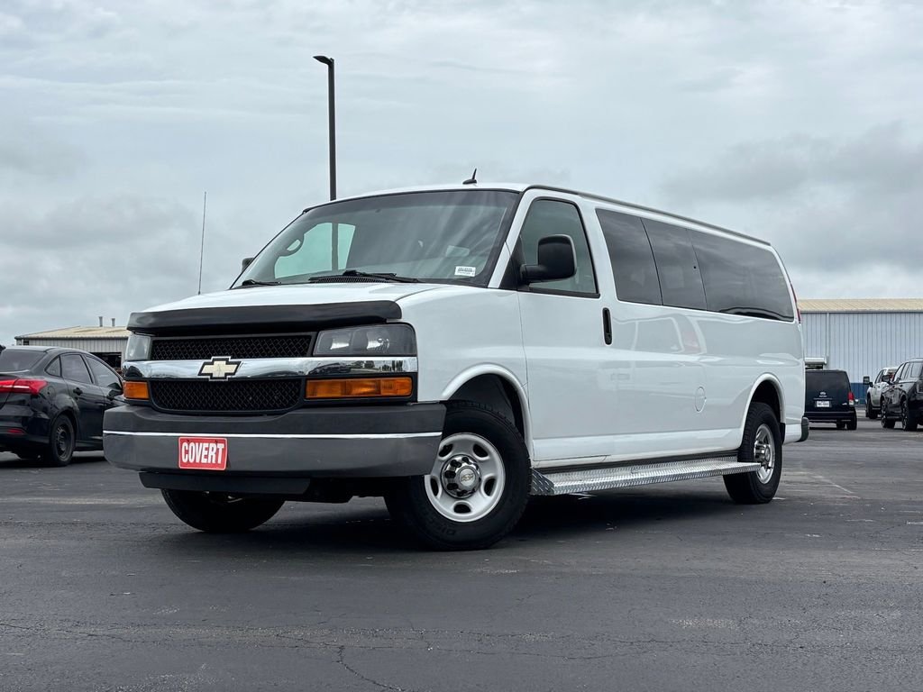 2015 Chevrolet Express 3500 LS Extended's photo