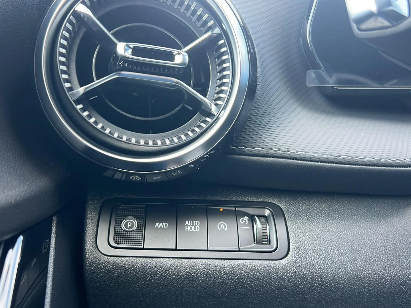 2027 Chevrolet Equinox LT - Photo 17
