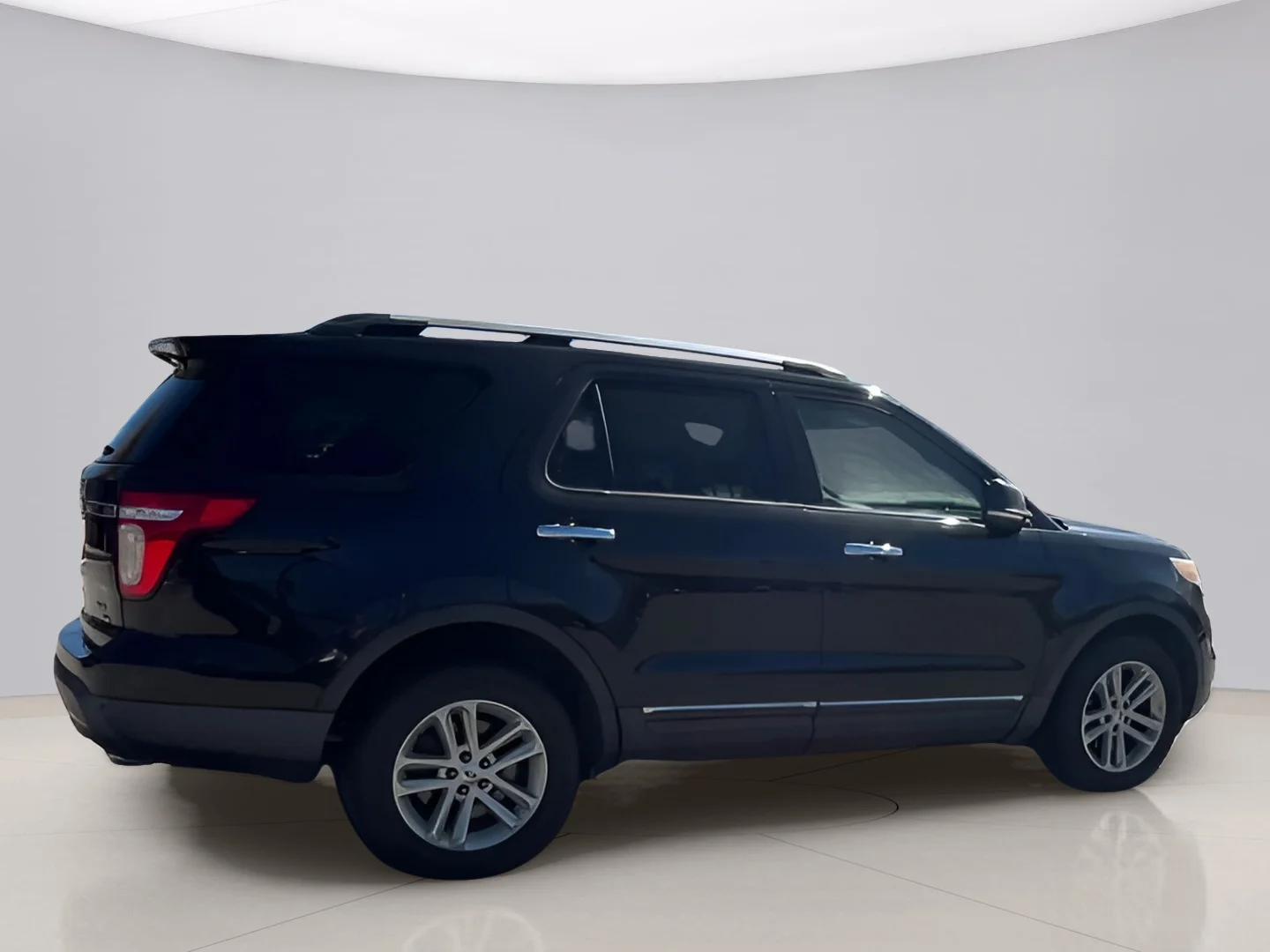 Used 2014 Black Ford XLT SPORT UTILITY 4D image 9