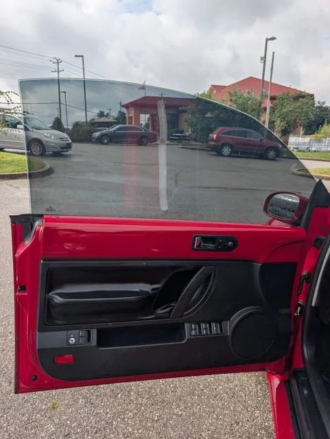 Used 2008 Red Volkswagen SE image 8