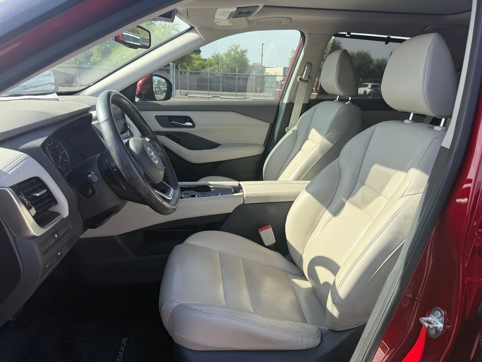 Used 2021 Scarlet Ember Tintcoat Nissan SL image 11