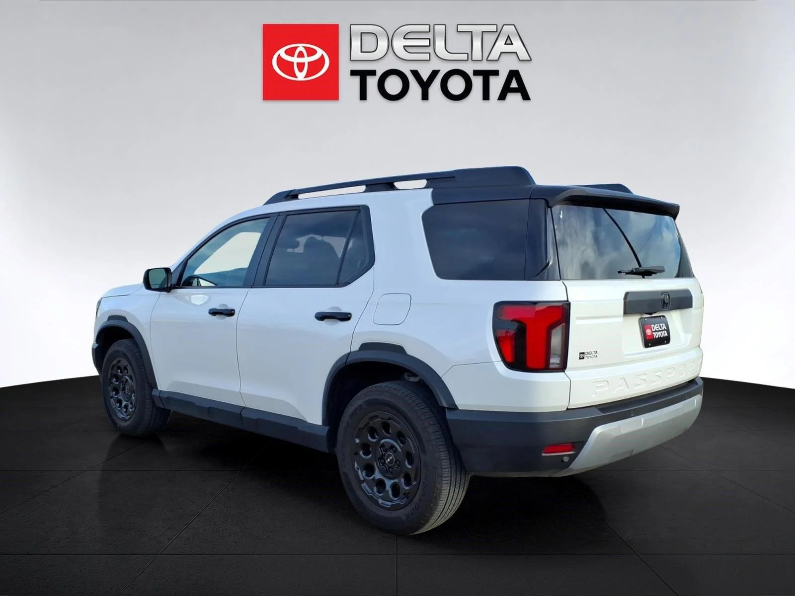 Used 2026 Platinum White Pearl Honda RTL image 3