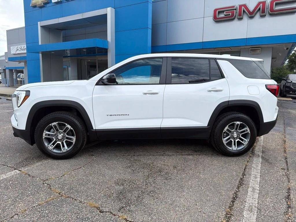 New 2027 Summit White GMC Elevation image 2
