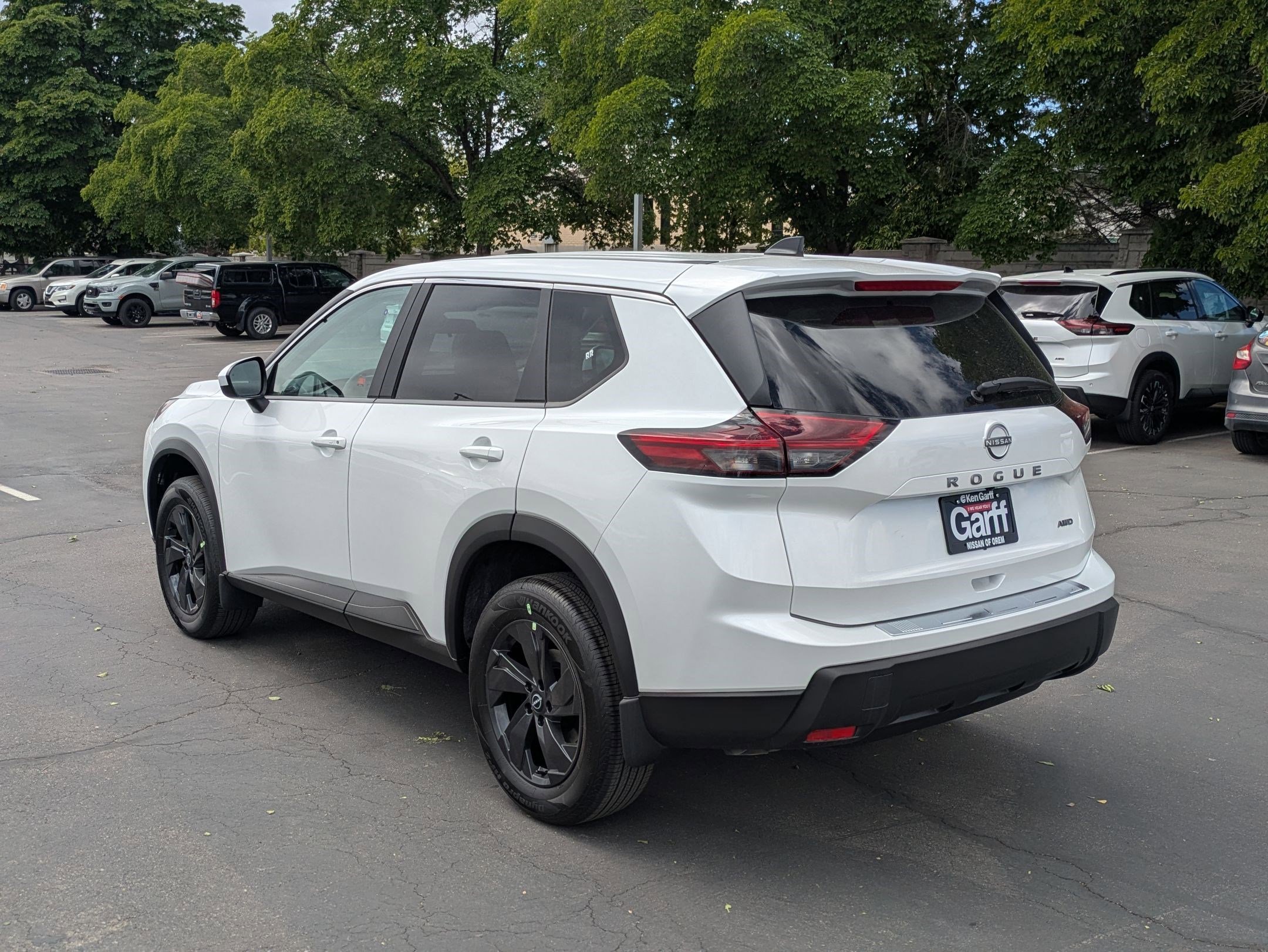 New 2026 Everest White Pearl TriCoat Nissan SV image 5